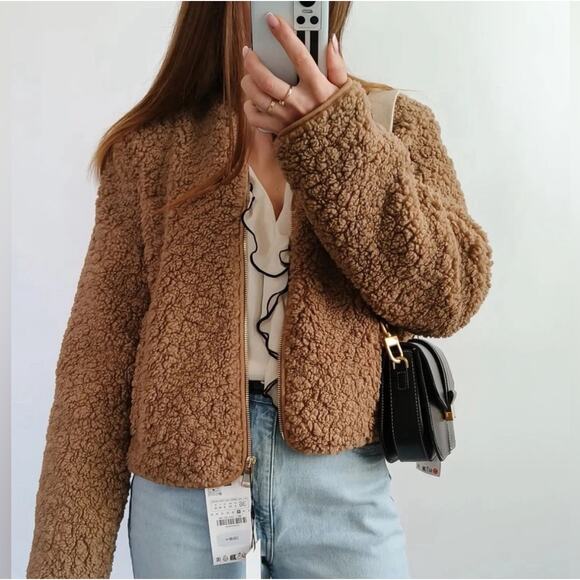 ZARA BLOGGER FAVORITE SHORT FAUX SHEARLING JACKET - Picture 3 of 12